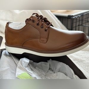 Kids size 2 Cognac Dress Shoe